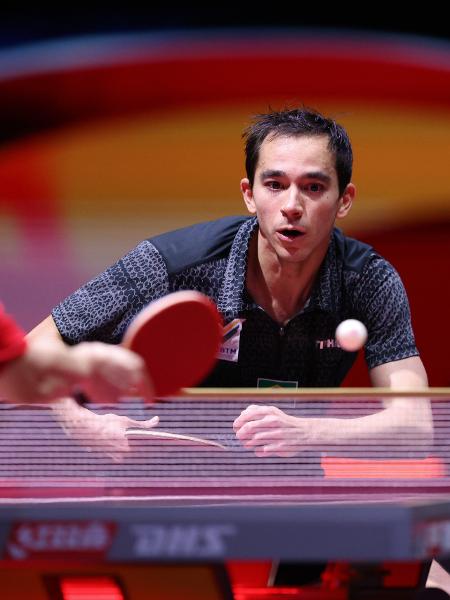 Hugo Calderano durante a partida contra o chinês Liang Jingkun, pela semifinal do Mundial de tênis de mesa