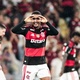 Samuel Lino supera vaias e vira gar&ccedil;om do Flamengo na temporada