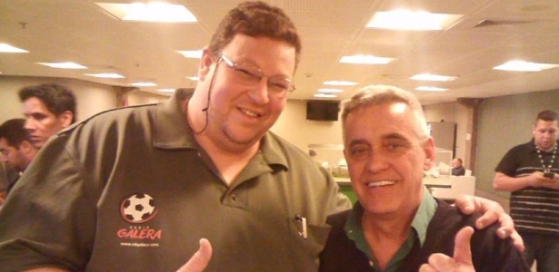 Repórter Jairo Kuba ao lado de Mauro Naves, da Globo - Reprodução/Facebook - Reprodução/Facebook
