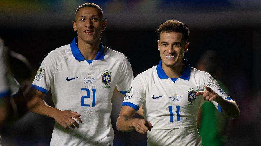 Coutinho comemora segundo gol do Brasil contra a Bolívia - Pedro Martins / MoWA Press