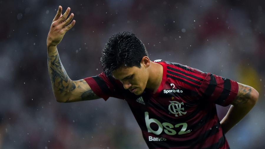 Pedro comemora gol pelo Flamengo em virada sobre o Resende - Thiago Ribeiro/AGIF
