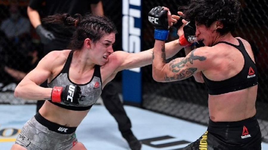 Duelo entre as brasileiras Mackenzie Dern (à esquerda) e Virna Jandiroba no UFC 256, em Las Vegas (EUA) - Reprodução/UFC