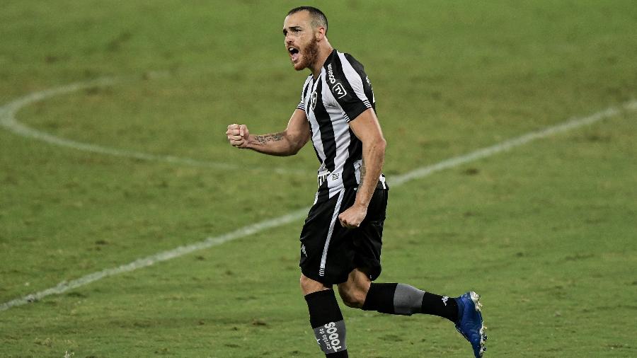 Pedro Castro é um dos destaques do Botafogo - Thiago Ribeiro/AGIF