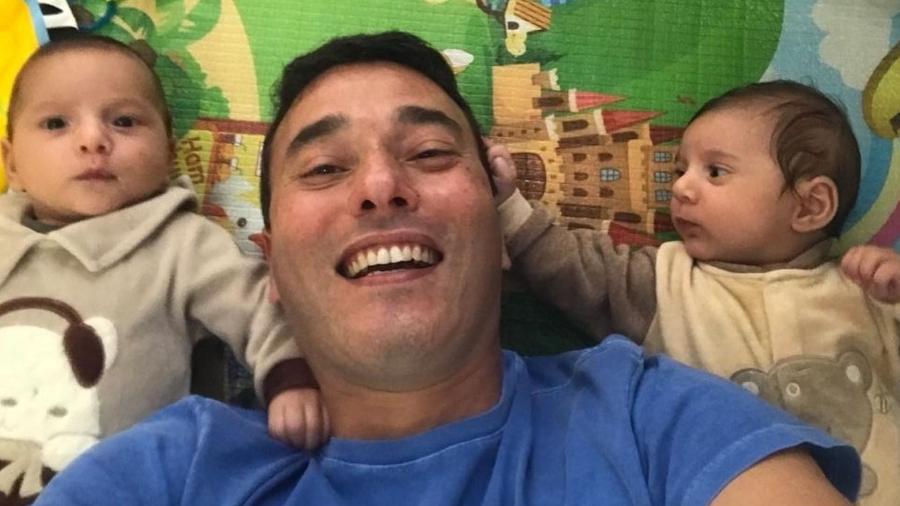 Jornalista do Grupo Globo é pai dos gêmeos João e Pedro - Reprodução/Instagram