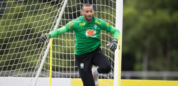 Weverton, from Palmeiras, is cut from the selection and Tite summons Santos