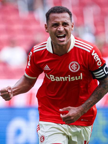 Alan Patrick, do Internacional, comemora gol contra o Ypiranga. - Maxi Franzoi/Maxi Franzoi/AGIF