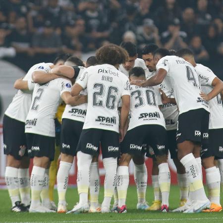 Time paulista está em Lima para encarar o Universitario pelos playoffs da Sul-Americana