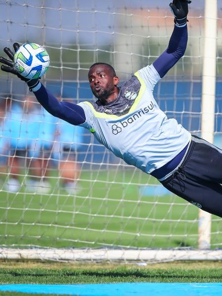 Caíque, goleiro do Grêmio