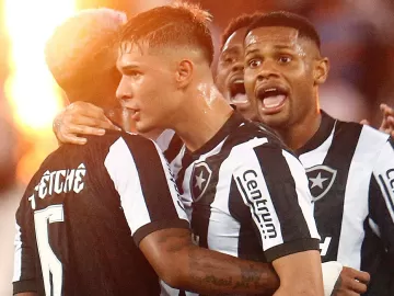 Botafogo desencanta e supera Atlético-GO em noite de uruguaio goleador