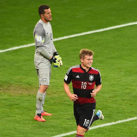 Kroos comemora um dos sete gols da Alemanha sobre Brasil na Copa de 2014