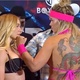 Ex-UFC vs atriz pornô! Saiba como assistir o duelo de musas entre Paige VanZant e Elle Brooke
