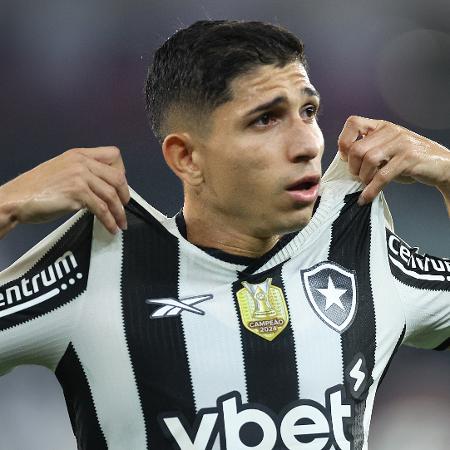 Savarino foi confirmado como titular da equipe de Renato Paiva contra Seattle - Vítor Silva/Botafogo