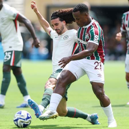 Cucurella, do Chelsea, e Arias, do Fluminense, em ação durante jogo do Mundial Cucurella, do Chelsea, e Arias, do Fluminense, em ação durante jogo do Mundial