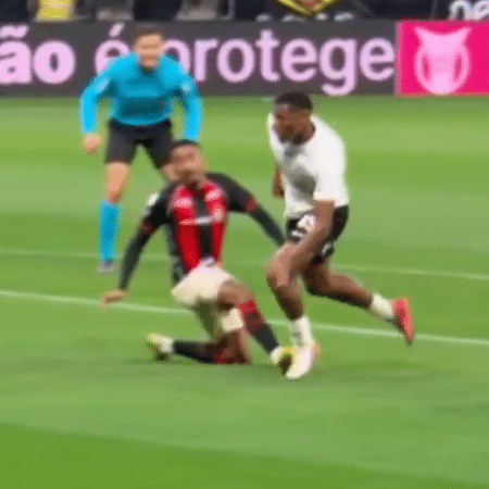 Corinthians teve pênalti marcado a seu favor contra o Vitória Corinthians teve pênalti marcado a seu favor contra o Vitória