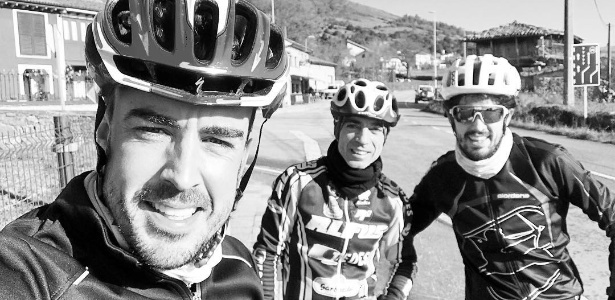 Fá de ciclismo, Alonso pedalou mais de 1500km desde o início do ano - Reprodução/Instagram