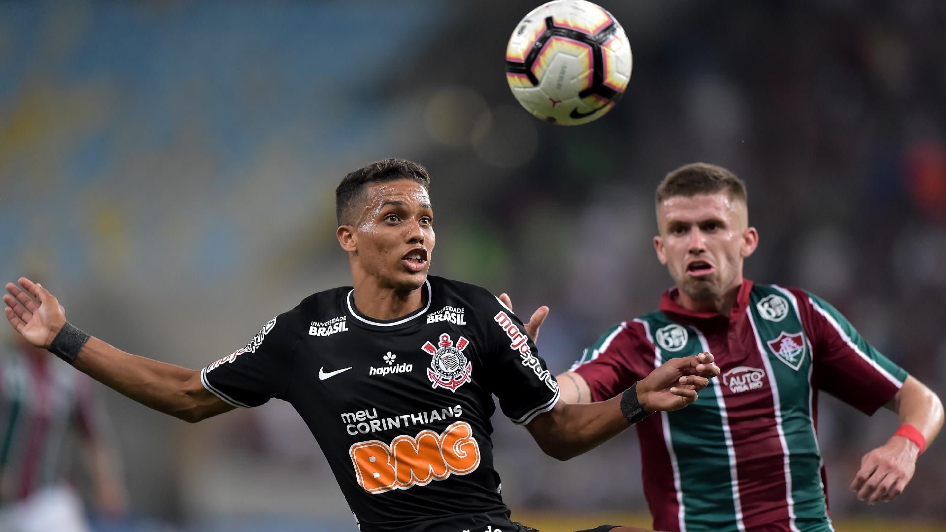 Pedrinho, durante partida entre Corinthians e Fluminense