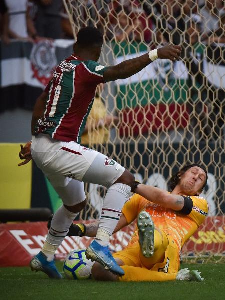 Cássio, durante jogo entre Corinthians e Fluminense - Andre Borges/AGIF