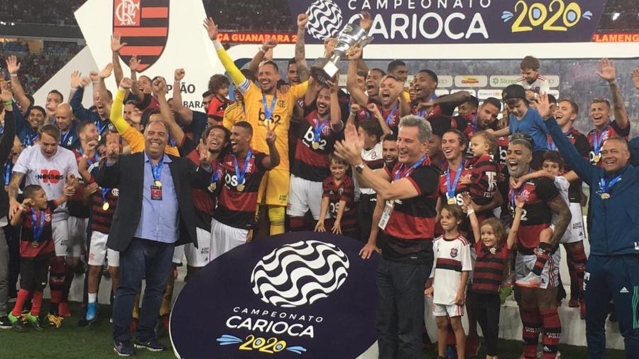 Elenco do Flamengo celebra conquista da Taça Guanabara - Caio Blois / UOL Esporte