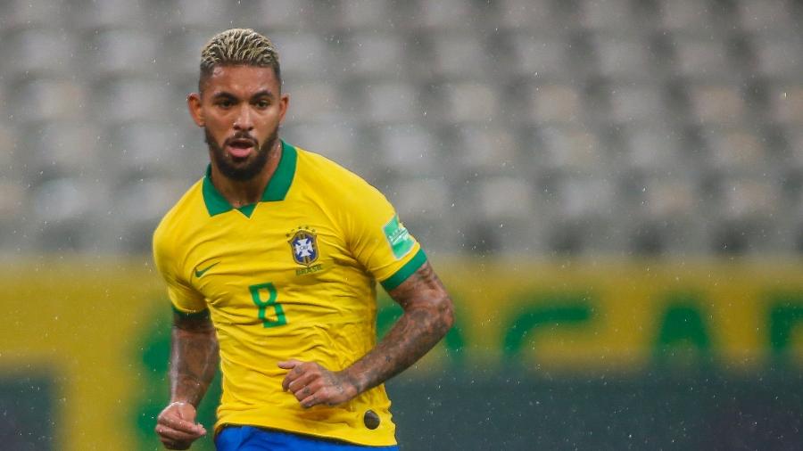 Douglas Luiz, meia da seleção brasileira, contra a Bolívia - Miguel Schincariol/CBF