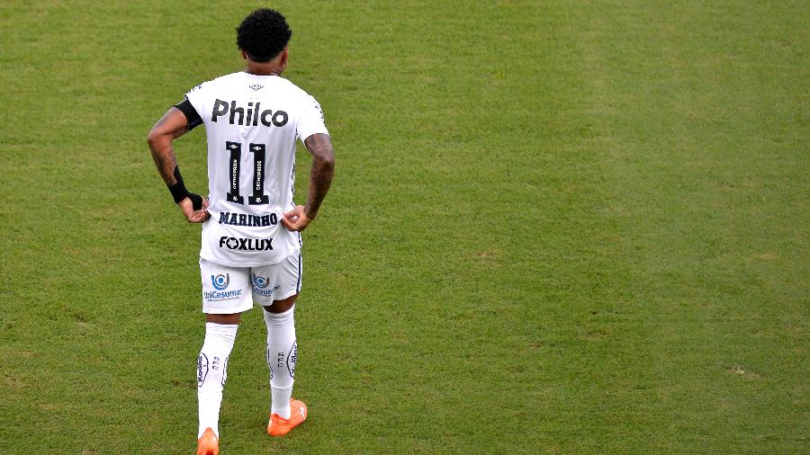 Atacante Marinho está de volta ao Santos contra o Fluminense após se recuperar de lesão - Bruno Ulivieri/AGIF