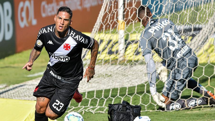 Vasco rescindiu com Carlinhos, que chegou ao clube no ano passado - Thiago Ribeiro/AGIF