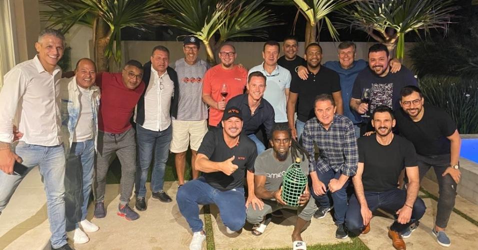 Tinga recebe em sua casa Dunga, Roger Machado, Celso Roth, Índio, Paulo Paixão, Hugo de Léon e Francisco Novelletto