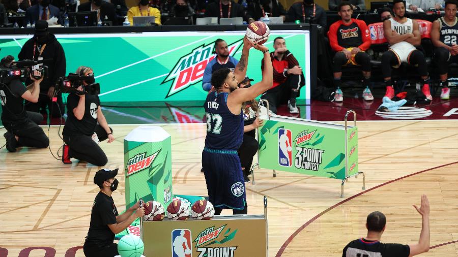 Karl-Anthony Towns vence Desafio de 3 Pontos da NBA - Joe Murphy/NBAE via Getty Images