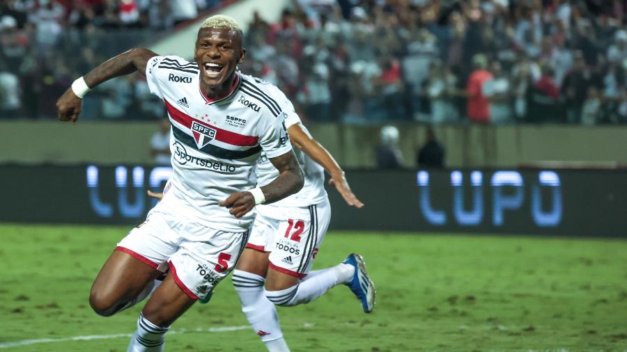 Arboleda, do São Paulo, comemora gol contra o Juventude - Marcello Zambrana/AGIF