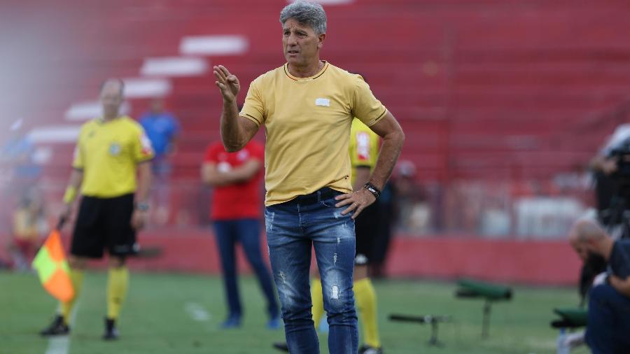 Renato Gaúcho, técnico do Grêmio, em jogo contra o Náutico pela Série B do Brasileirão - MARLON COSTA/FUTURA PRESS/ESTADÃO CONTEÚDO