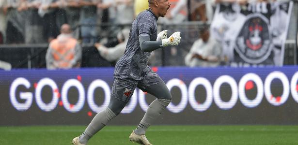 Goleiro do Ituano pega 3 pênaltis e elimina Corinthians e Ceará em 3 dias Goleiro do Ituano pega 3 pênaltis e elimina Corinthians e Ceará em 3 dias