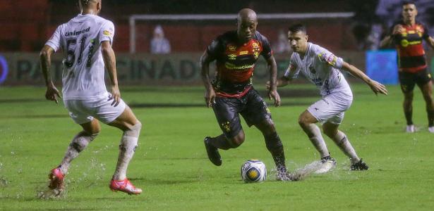 Vagner Love durante partida contra o ABC