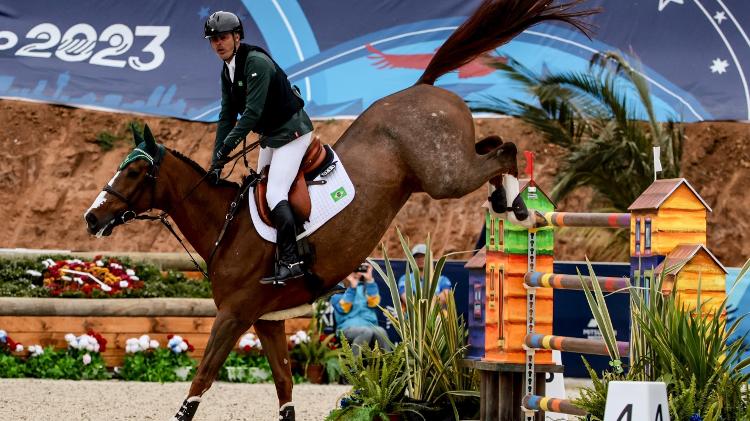 Rodrigo Pessoa, durante competição na categoria saltos do Pan 2023