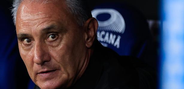 Tite elogia Flamengo com termo de boxe e destaca vaga em 2º lugar.