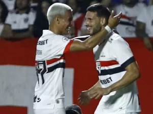 São Paulo de Calleri despacha o Flamengo e embola briga pelo Brasileirão