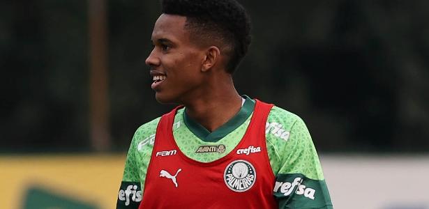 Palmeiras realiza último treino e define escalação para enfrentar o Cuiabá.