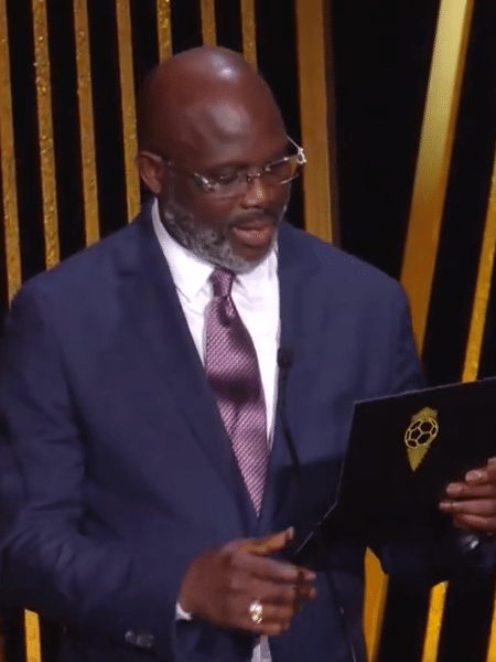 George Weah anunciou Rodri como Bola de Ouro segundos após gritos de "Vini"