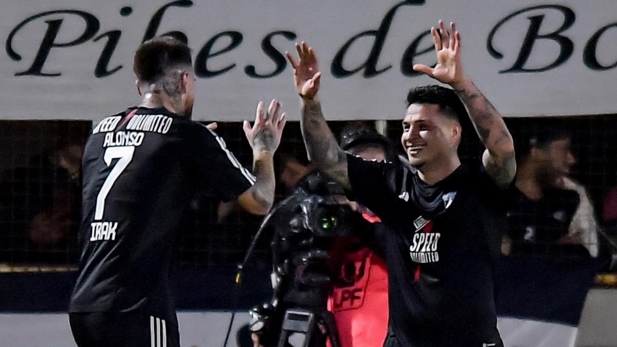 Atacante arranca da defesa e faz golaço de cavadinha contra o Boca; veja