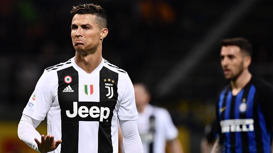 Cristiano Ronaldo, atacante da Juventus, em ação contra a Inter de Milão, pelo Italiano - Marco Bertorello/AFP