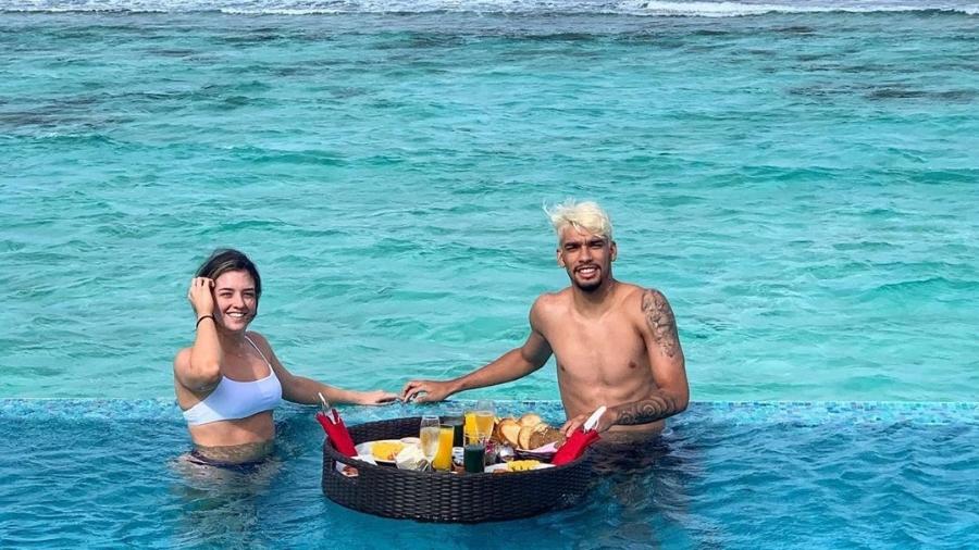 Lucas Paquetá com a mulher, Duda Fournier, nas Maldivas - Reprodução/Instagram
