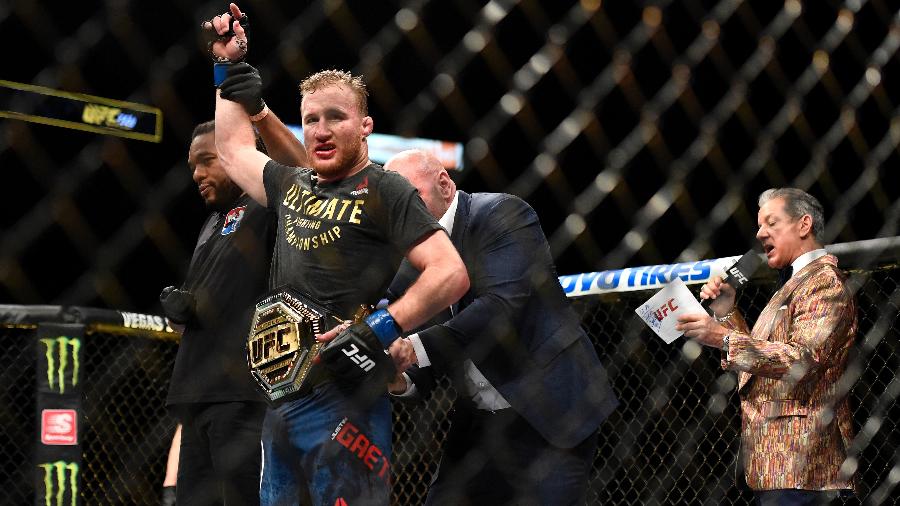 Justin Gaethje derrotou Tony Ferguson no UFC 249 e conquistou o cinturão dos leves - Douglas P. DeFelice/Getty Images