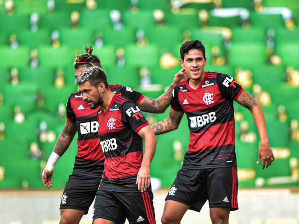 Flamengo cede empate ao Fluminense e desperdiça chance de encostar na  liderança