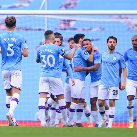 Gabriel Jesus comemora seu gol pelo Manchester City, em partida contra o Bournemouth - Laurence Griffiths/Getty Images
