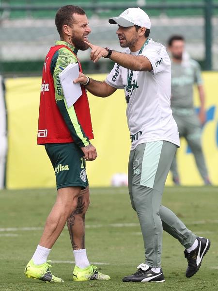 Lucas Lima conversa com Abel Ferreira em treino do Palmeiras - Cesar Greco/Ag. Palmeiras