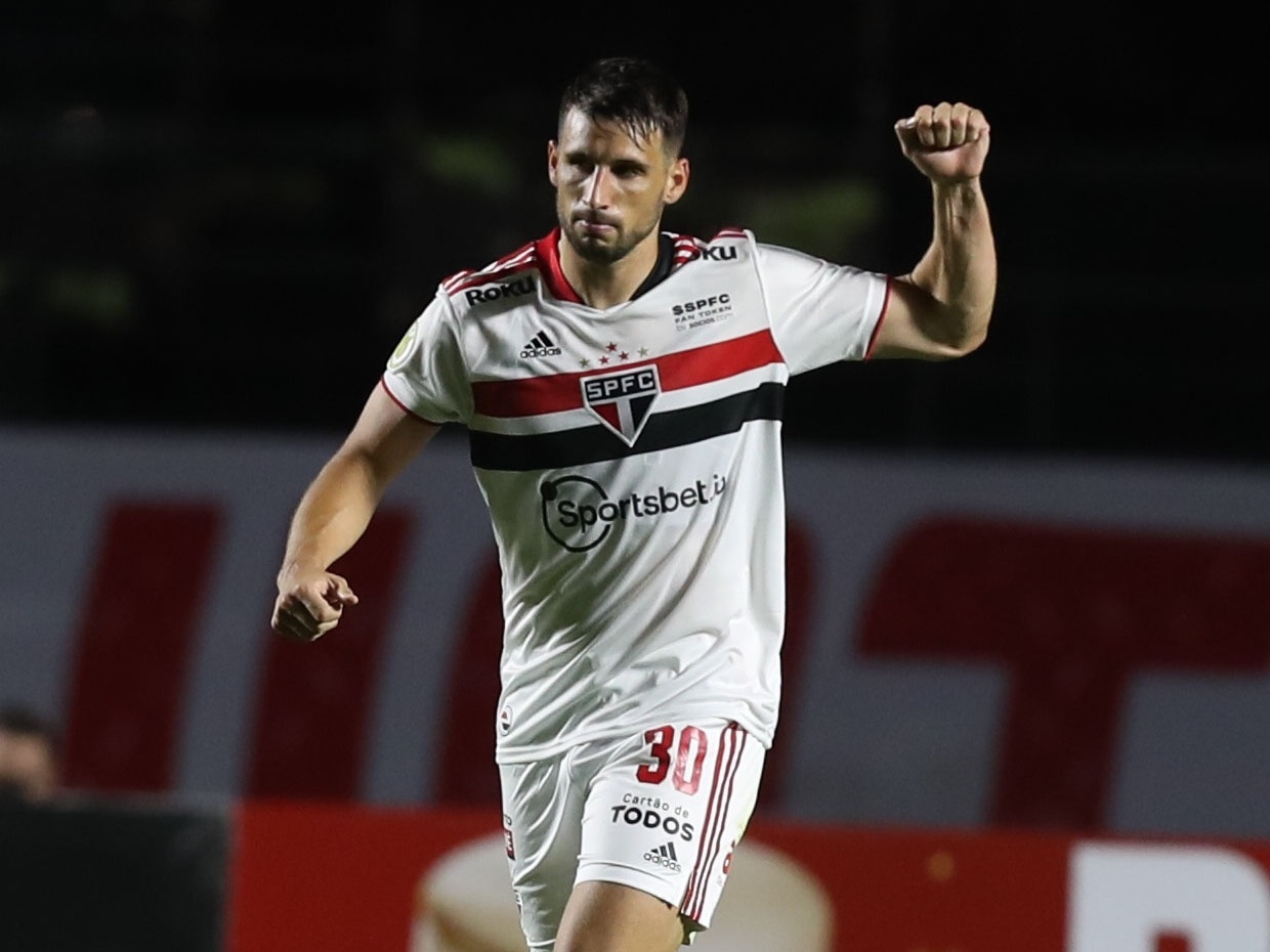 Calleri fires Sao Paulo to win over Santos