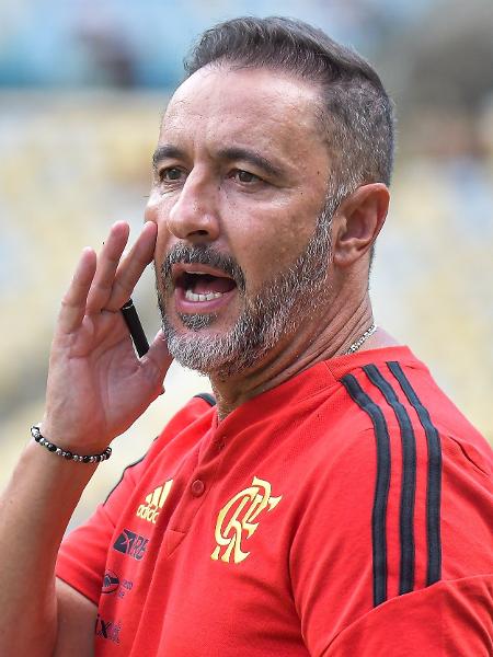 VP esfria pressão, mas falha em nova decisão põe trabalho em xeque no Fla