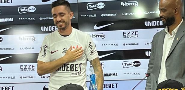 Corinthians: Romarinho destaca preferência por posição e exalta técnico Coronado