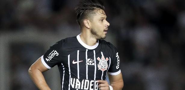 Romero Renasce como Centroavante e Impacta de Forma Positiva no Corinthians