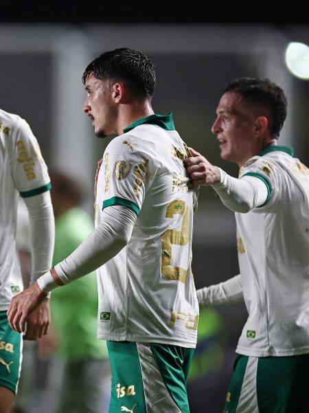 Piquerez comemora após marcar pelo Palmeiras no jogo contra o San Lorenzo, pela Libertadores