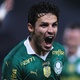 Veiga iguala marca de Edmundo pelo Palmeiras e ganha elogios de Abel: 'Decisivo'