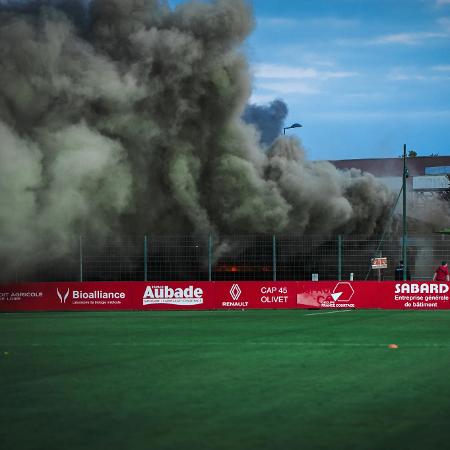 Bar do estádio La Source, na França, pegou fogo durante jogo da terceira divisão